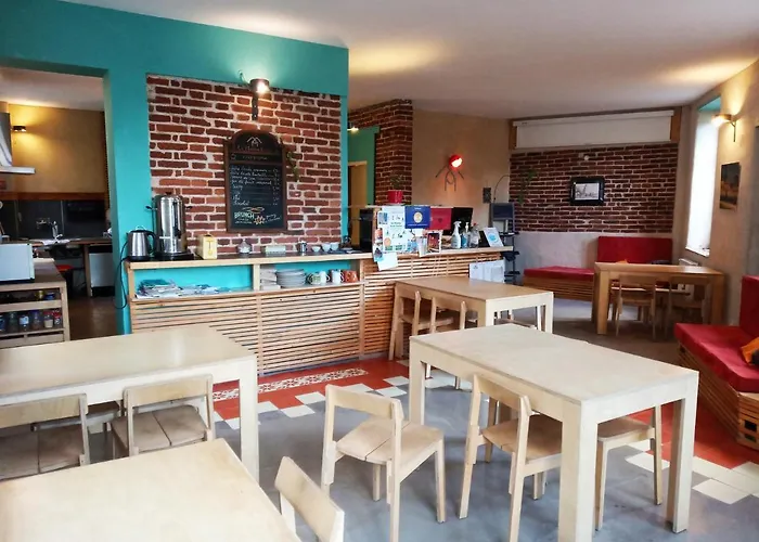 La Maison Rouge - Backpacker Hostel