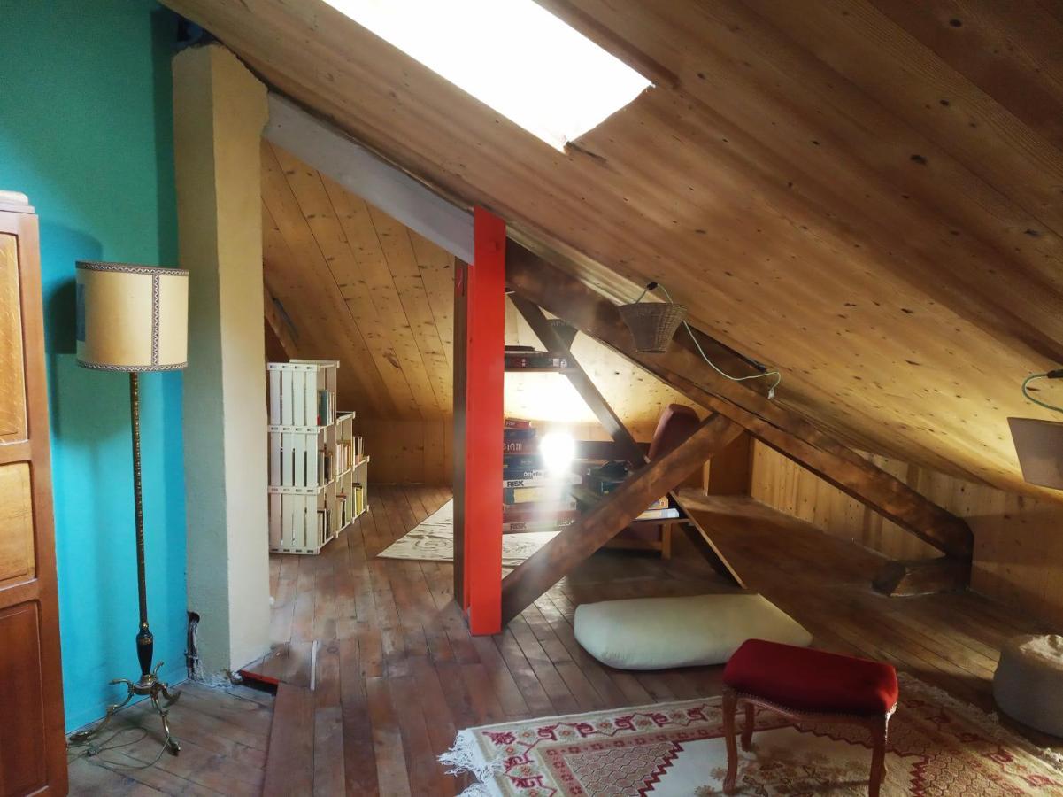 La Maison Rouge - Backpacker
