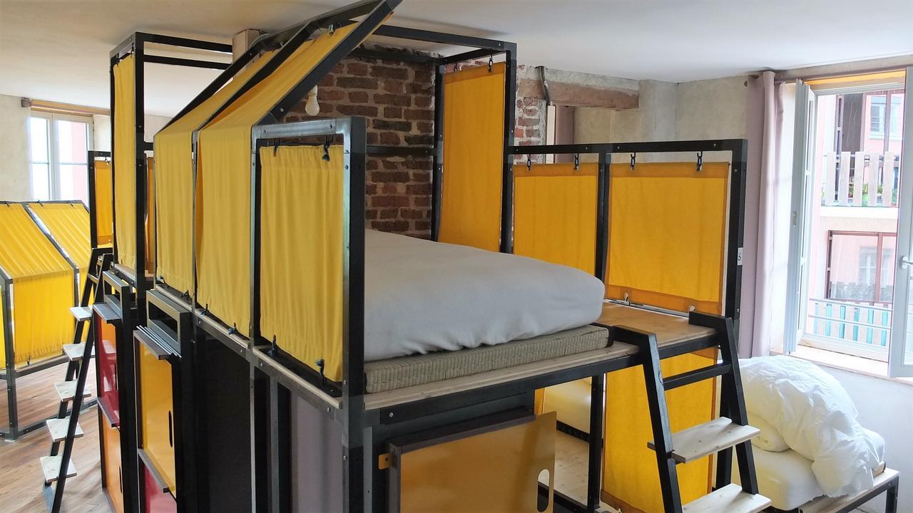 La Maison Rouge - Backpacker Hostal *